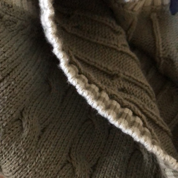 Brandy Melville 100% cotton cable knit vest in sage green with lighter stripe - Picture 7 of 7